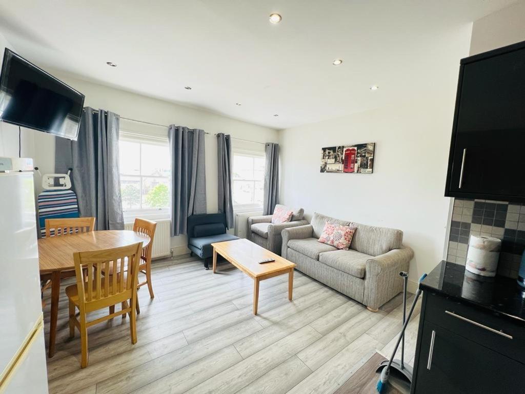 Entire New Flat With View To River Yare, H7 Apartamento Great Yarmouth Exterior foto